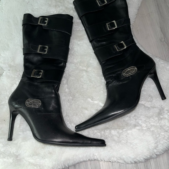 Black boots - Picture 2 of 2